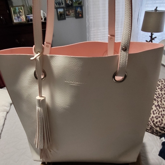 Ralph Lauren Handbags - RALPH LAUREN LEATHER BAG 14x13